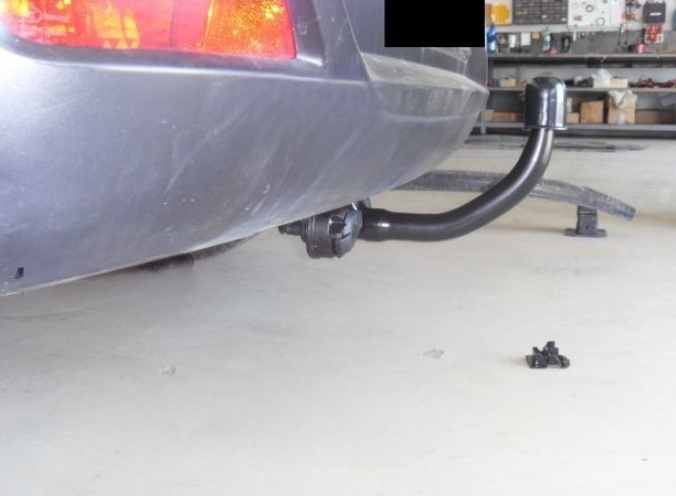 Carlig remorcare Peugeot 3008 fabricat intre 2009 - 2016 demontabil automat vertical marca Autohak [8]