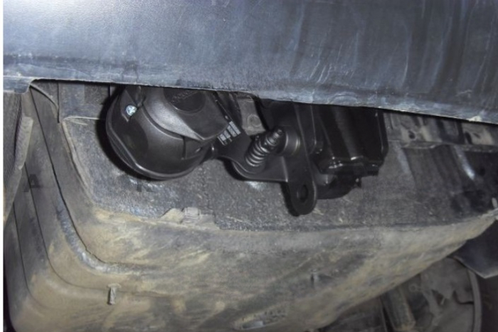Carlig remorcare Peugeot 3008 fabricat intre 2009 - 2016 demontabil automat vertical marca Autohak [5]