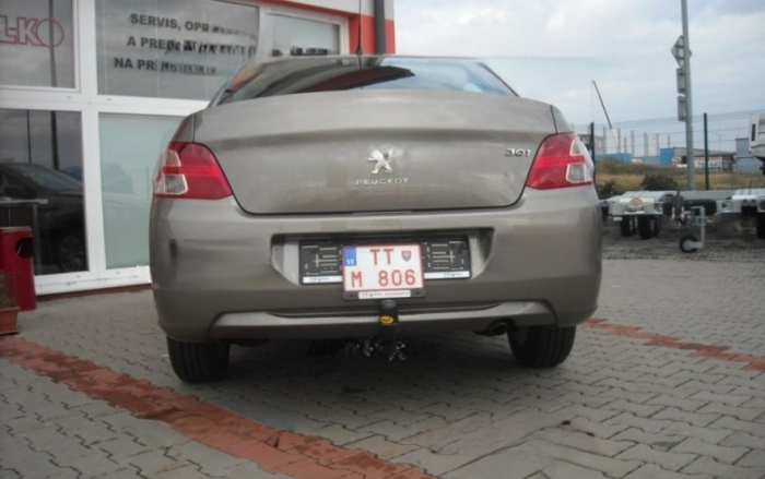 Carlig remorcare Peugeot 301 dupa 2013 demontabil automat cu maneta marca Autohak [12]