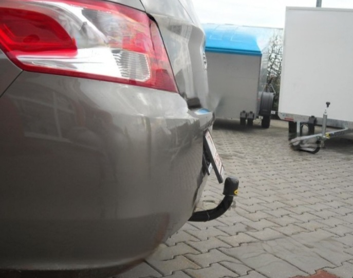 Carlig remorcare Peugeot 301 dupa 2013 demontabil automat cu maneta marca Autohak [4]