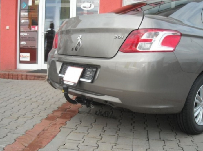Carlig remorcare Peugeot 301 dupa 2013 demontabil automat cu maneta marca Autohak [6]