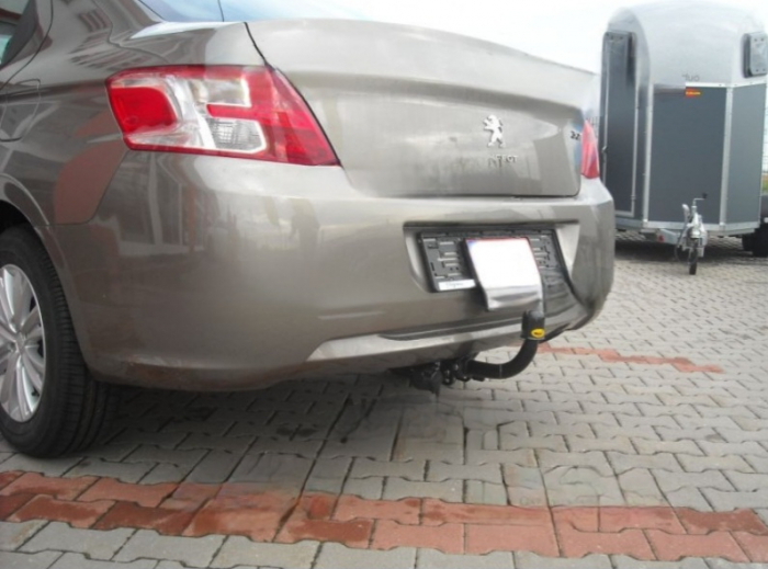 Carlig remorcare Peugeot 301 dupa 2013 demontabil automat cu maneta marca Autohak [2]