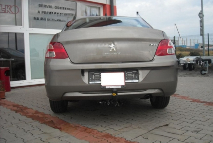 Carlig remorcare Peugeot 301 dupa 2013 demontabil automat cu maneta marca Autohak [9]