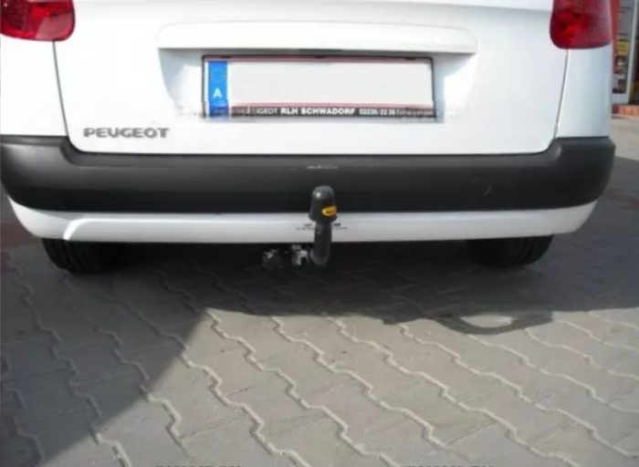 Carlig remorcare Peugeot 308 SW dupa 2008 marca Autohak [3]