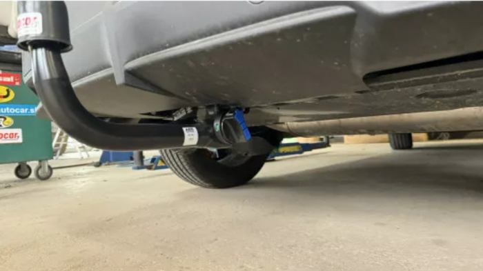 Carlig remorcare Peugeot 408 5 usi 2023 - prezent demontabil automat vertical marca Autohak [5]