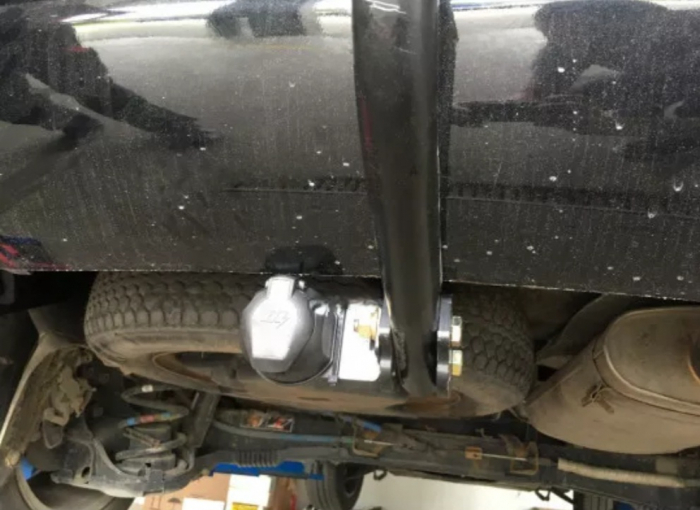 Carlig remorcare Peugeot 5008 dupa 2009 marca Autohak [8]