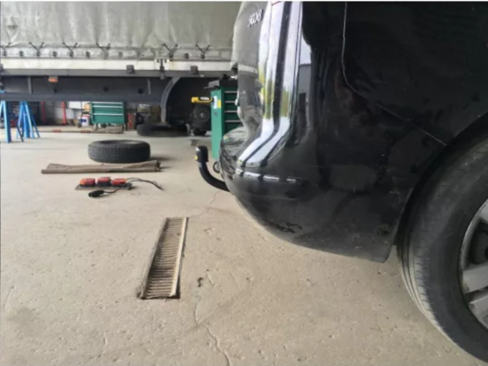 Carlig remorcare Peugeot 5008 dupa 2009 marca Autohak [5]