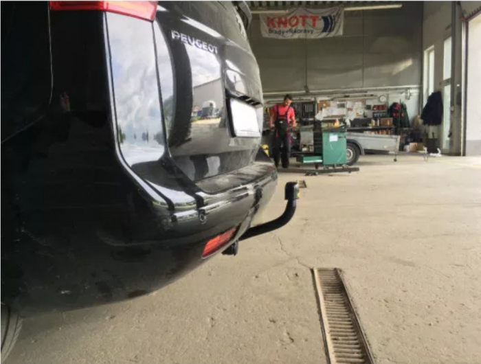 Carlig remorcare Peugeot 5008 dupa 2009 marca Autohak [6]