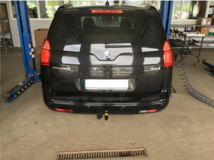 Carlig remorcare Peugeot 5008 dupa 2009 marca Autohak [2]