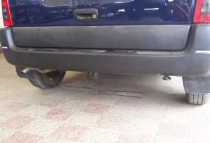 Carlig remorcare Peugeot Partner I 1997-2011 marca Autohak [3]