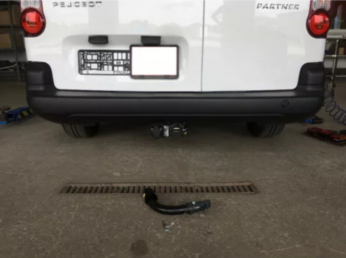 Carlig remorcare Peugeot Partner LONG van 2008 - 2018 demontabil automat cu maneta [5]
