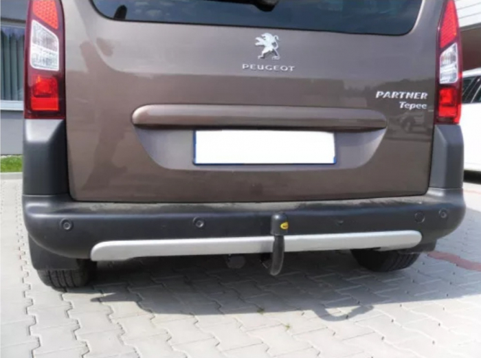 Carlig remorcare Peugeot Partner van 2008 - 2018 demontabil automat vertical marca Autohak [4]