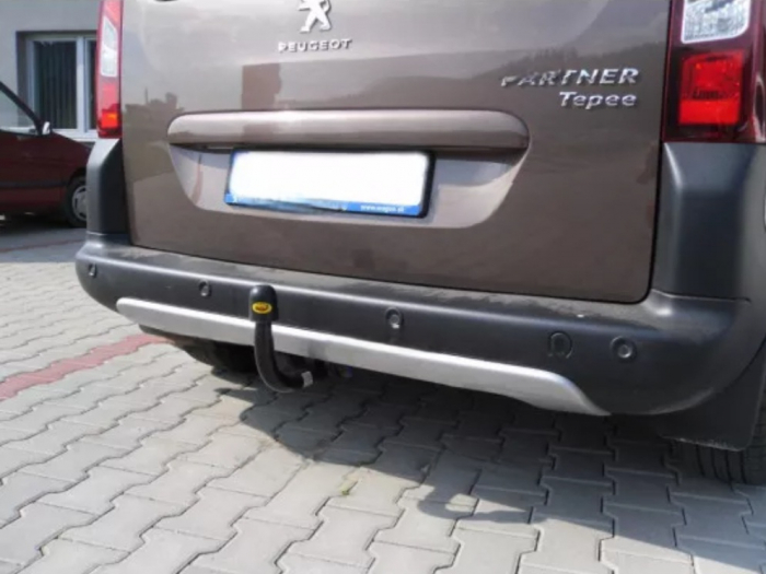 Carlig remorcare Peugeot Partner van 2008 - 2018 demontabil automat vertical marca Autohak [5]