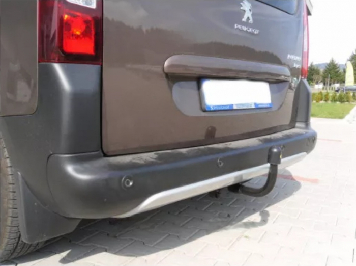 Carlig remorcare Peugeot Partner van 2008 - 2018 demontabil automat vertical marca Autohak [6]