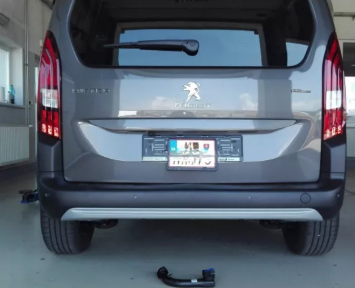 Carlig remorcare Peugeot Rifter LONG van 2018 - prezent demontabil automat vertical marca Autohak [7]