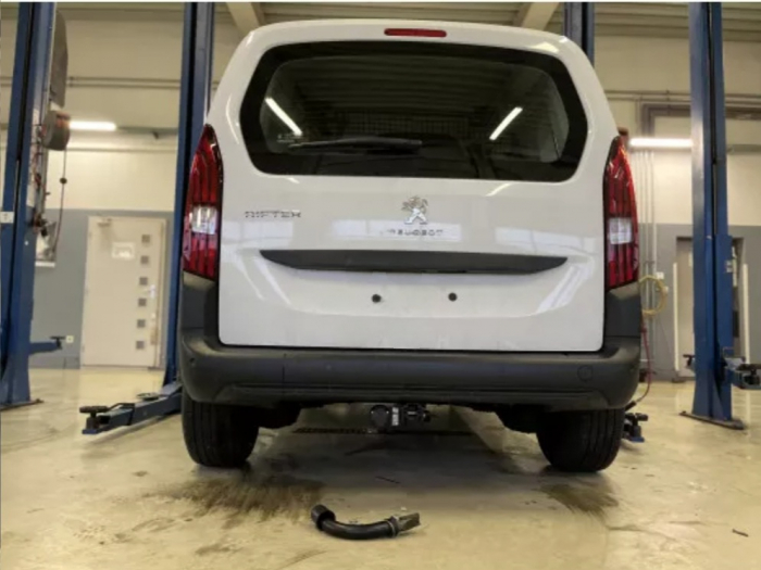 Carlig remorcare Peugeot Rifter LONG van 2018 - prezent demontabil automat cu maneta [11]
