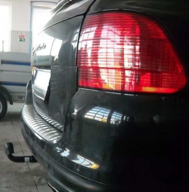 Carlig remorcare Porsche Cayenne 2002 - 2010 demontabil automat vertical marca Autohak [7]