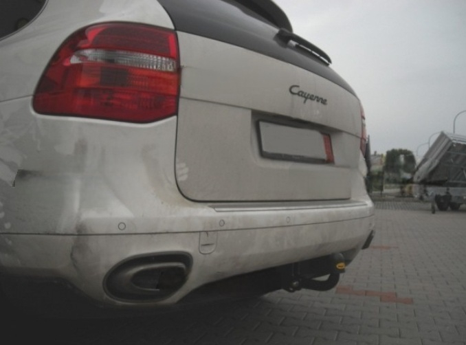 Carlig remorcare Porshe Cayenne dupa 2002 marca Autohak [2]