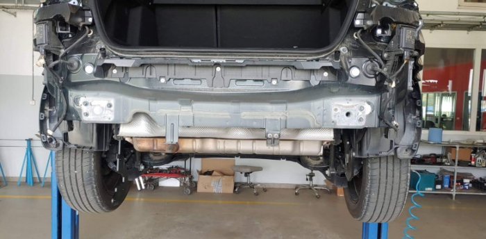 Carlig remorcare Renault Arkana dupa 2021 demontabil automat vertical marca Autohak [9]