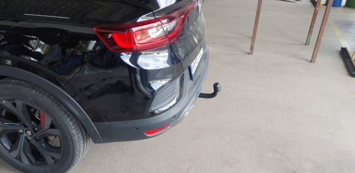 Carlig remorcare Renault Arkana dupa 2021 demontabil automat vertical marca Autohak [8]