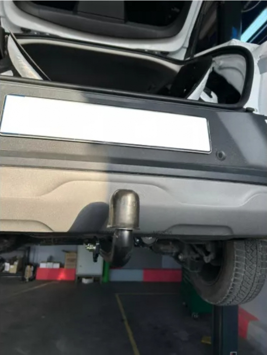 Carlig remorcare Renault Arkana fabricat dupa 2021 marca Autohak [6]