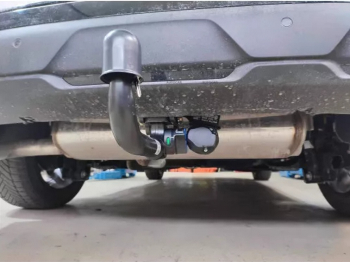 Carlig remorcare Renault Austral dupa 2022 demontabil automat vertical marca Autohak [4]