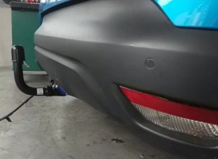 Carlig remorcare Renault Captur 2013 - 2019 demontabil automat cu maneta marca Autohak [4]