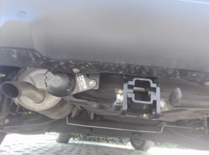 Carlig remorcare Renault Captur 2013 - 2019 demontabil automat cu maneta marca Autohak [8]