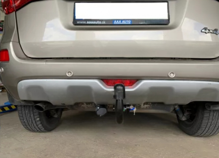 Carlig remorcare Renault Kadjar 2008 - 2017 demontabil automat vertical marca Autohak [5]