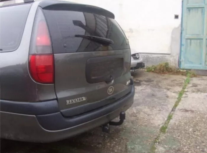 Carlig remorcare Renault Laguna 5 combi 1995 - 2001 [7]
