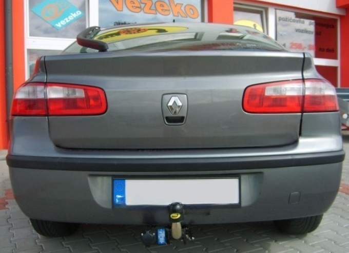 Carlig remorcare Renault Laguna 5 usi 2001 - 2007 demontabil automat cu maneta marca Autohak [9]