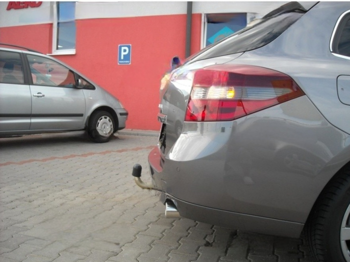 Carlig remorcare Renault Laguna combi dupa 2007 demontabil automat cu maneta marca Autohak [5]