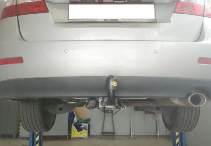 Carlig remorcare Renault Latitude dupa 10.2010 demontabil automat cu maneta marca Autohak [6]