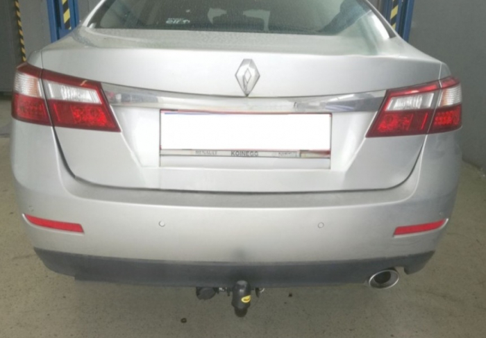 Carlig remorcare Renault Latitude dupa 10.2010 demontabil automat cu maneta marca Autohak [8]