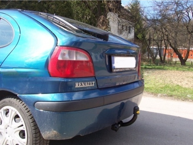 Carlig remorcare Renault Megane 1 hatchback 1999-2002 marca Autohak [5]