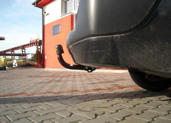 Carlig remorcare Renault Megane 2 combi 2003 - 2009 marca Autohak [2]