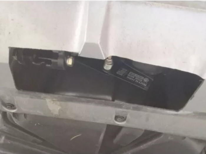 Carlig remorcare Renault Megane 4 htb dupa 2016 demontabil automat vertical marca Autohak [9]
