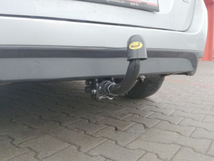 Carlig remorcare Renault Scenic 3 dupa 2009 marca Autohak [4]