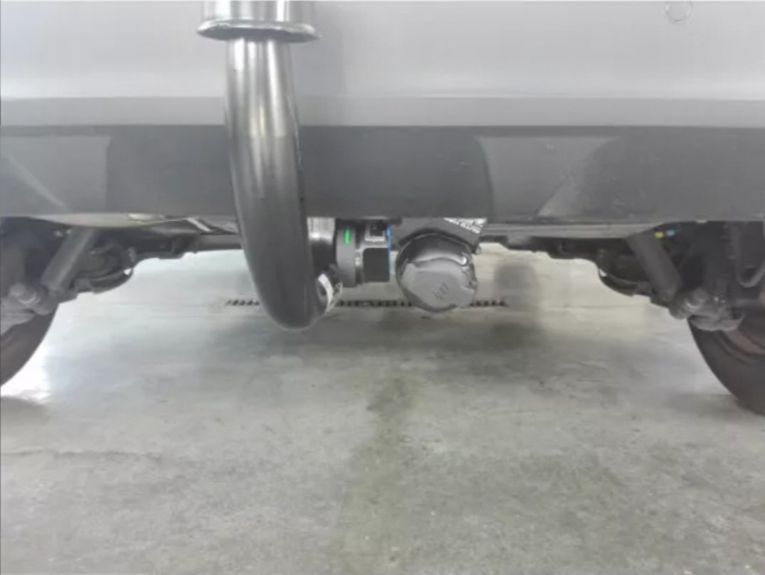 Carlig remorcare Renault Scenic dupa 2016 demontabil automat vertical marca Autohak [5]