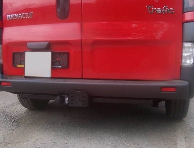 Carlig remorcare Renault Trafic duba dupa 2001 marca Autohak [3]