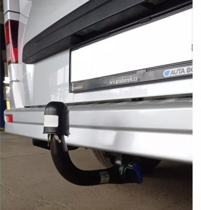 Carlig remorcare Renault Trafic dupa 2014 demontabil automat vertical marca Autohak [8]