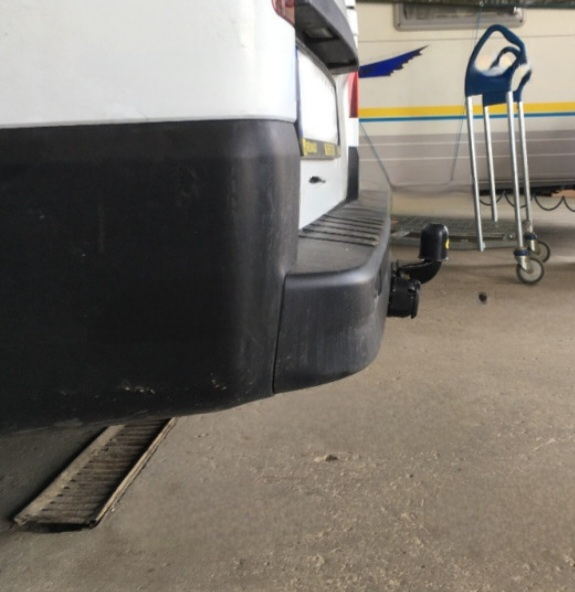 Carlig remorcare Renault Trafic fabricat dupa 2014 marca Autohak [2]