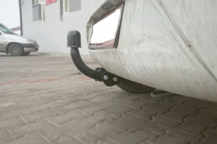 Carlig remorcare Renault Twingo dupa 2007 marca Autohak [6]