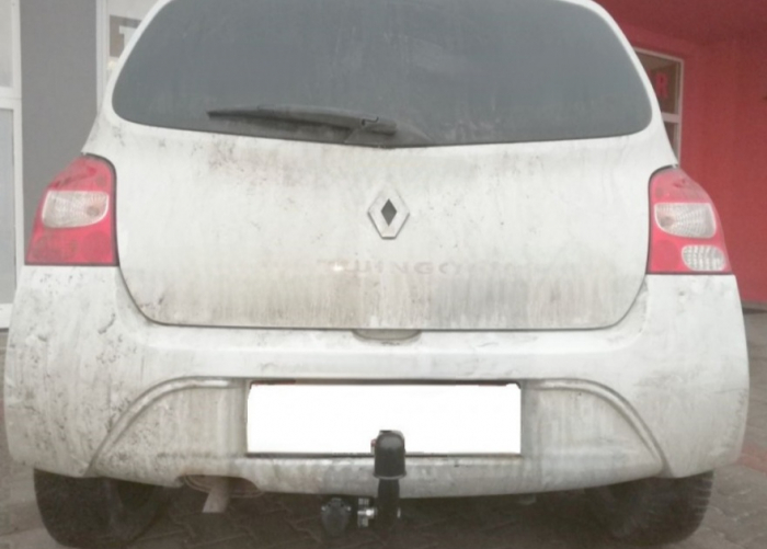 Carlig remorcare Renault Twingo dupa 2007 marca Autohak [3]