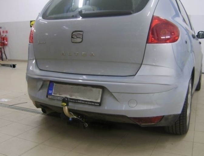 Carlig remorcare Seat Altea 5P1 si XL 2004 - 2015 demontabil automat cu maneta marca Autohak [10]
