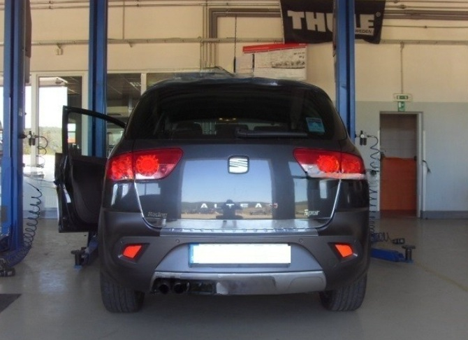 Carlig remorcare Seat Altea Freetrack dupa 2007 demontabil automat vertical marca Autohak [10]