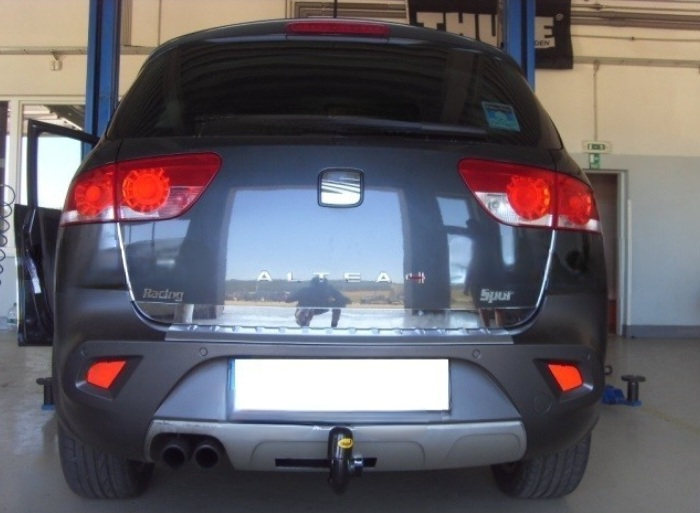 Carlig remorcare Seat Altea Freetrack dupa 2007 demontabil automat vertical marca Autohak [8]