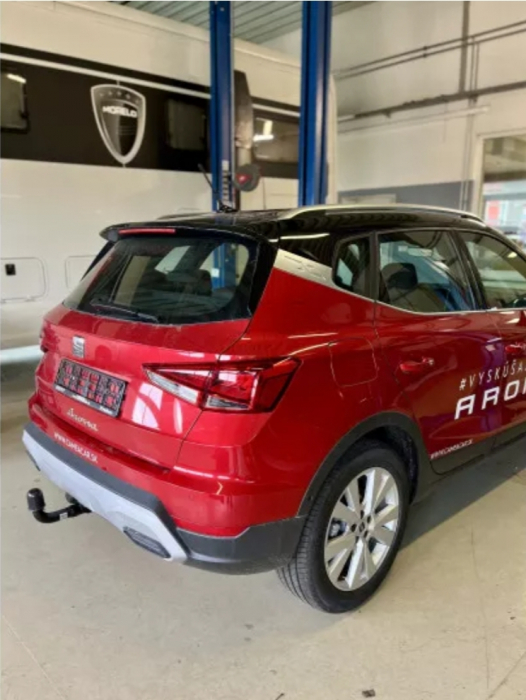 Carlig remorcare Seat Arona dupa 2017 demontabil automat vertical marca Autohak [7]