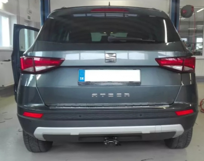 Carlig remorcare Seat Ateca dupa 2016 demontabil automat cu maneta marca Autohak [5]