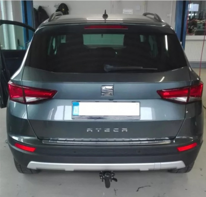 Carlig remorcare Seat Ateca dupa 2016 demontabil automat cu maneta marca Autohak [2]
